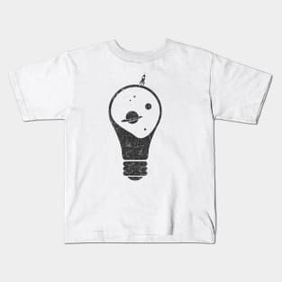 Light Bulb - Space, Stars, Planets, Saturn and little space rocket Kids T-Shirt